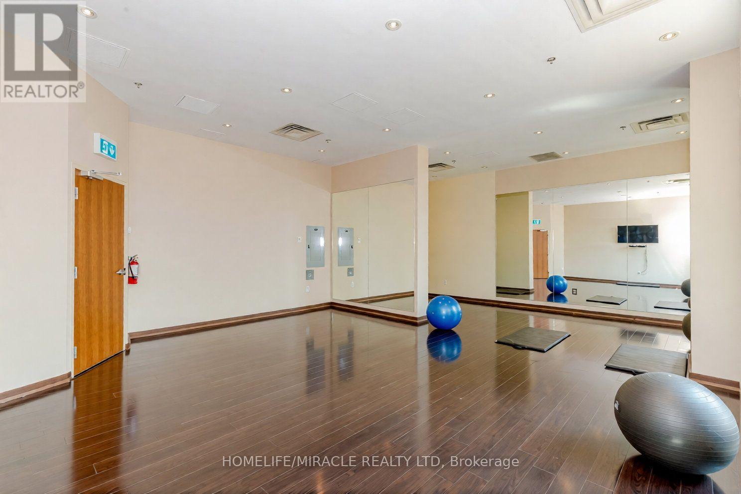215 Queen Street East — photo 21