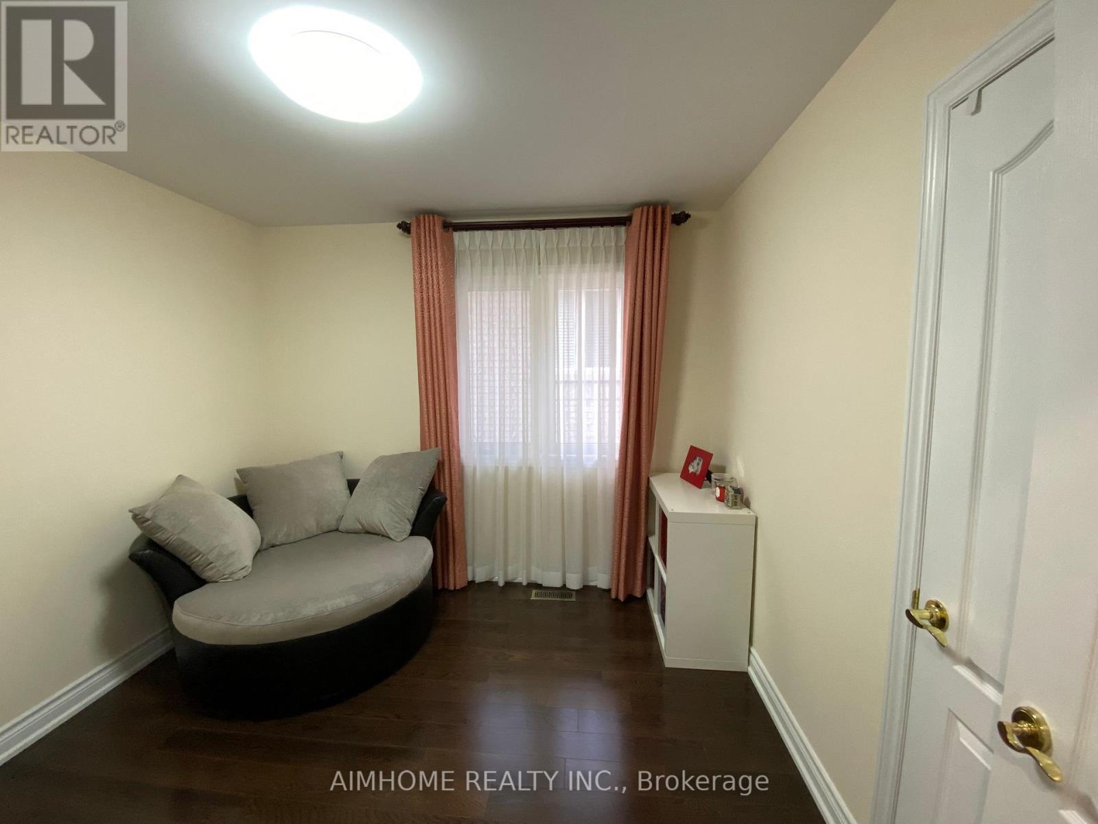 102 FARMSTEAD ROAD - 23
