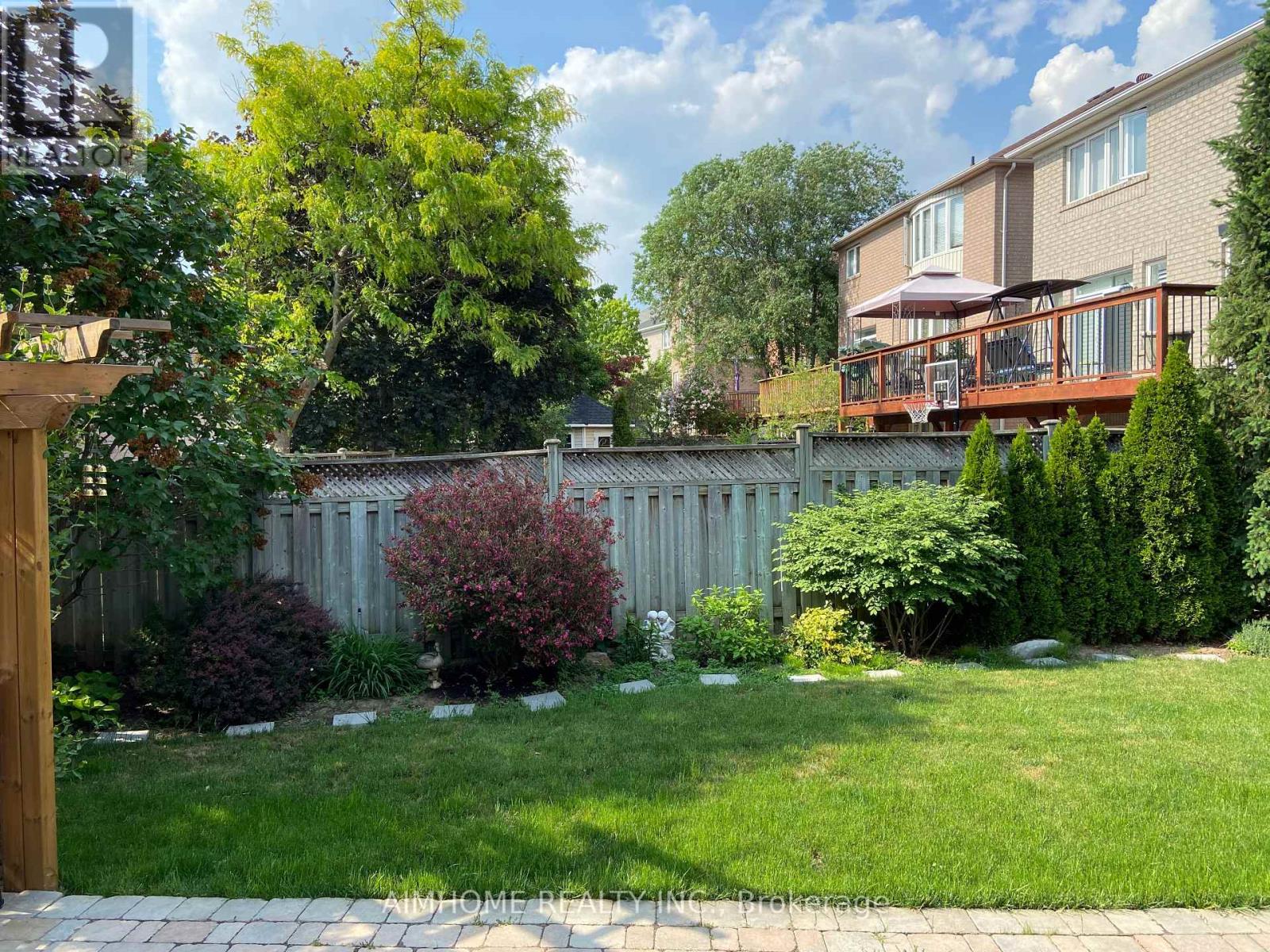 102 FARMSTEAD ROAD - 28