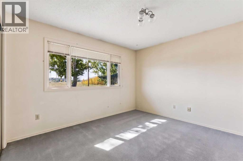 5015 15 Street SW - photo 14