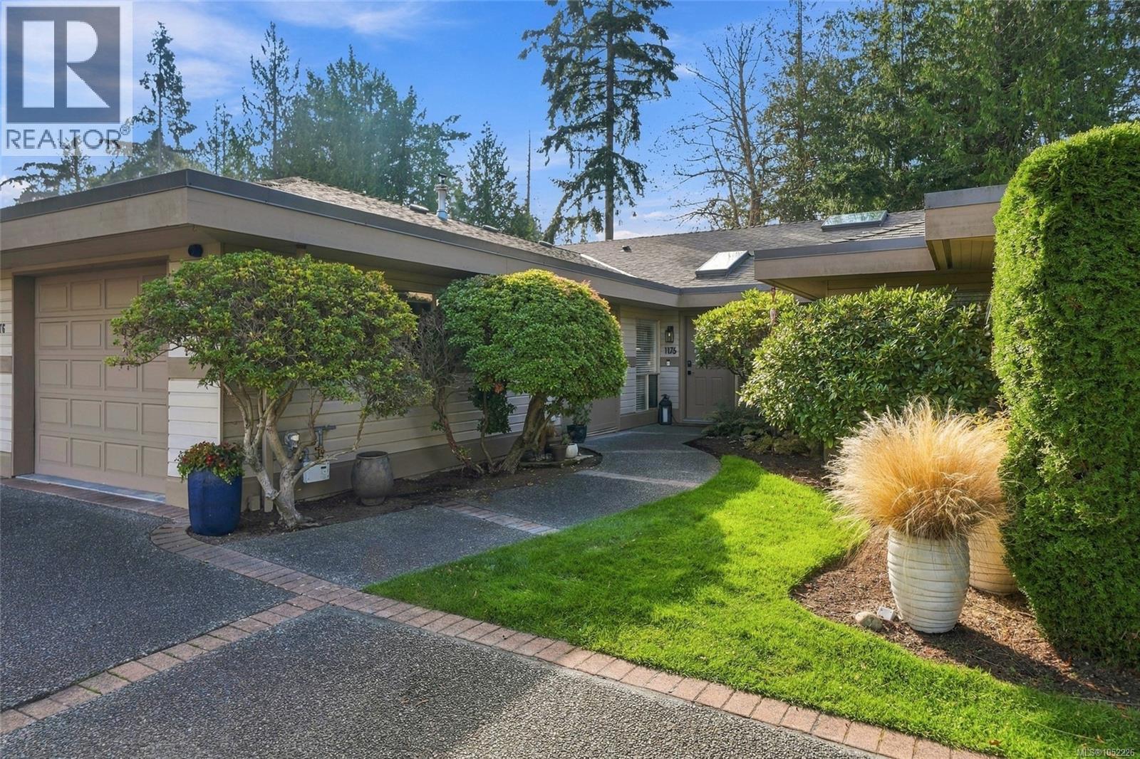 1176 Lee Rd - 66