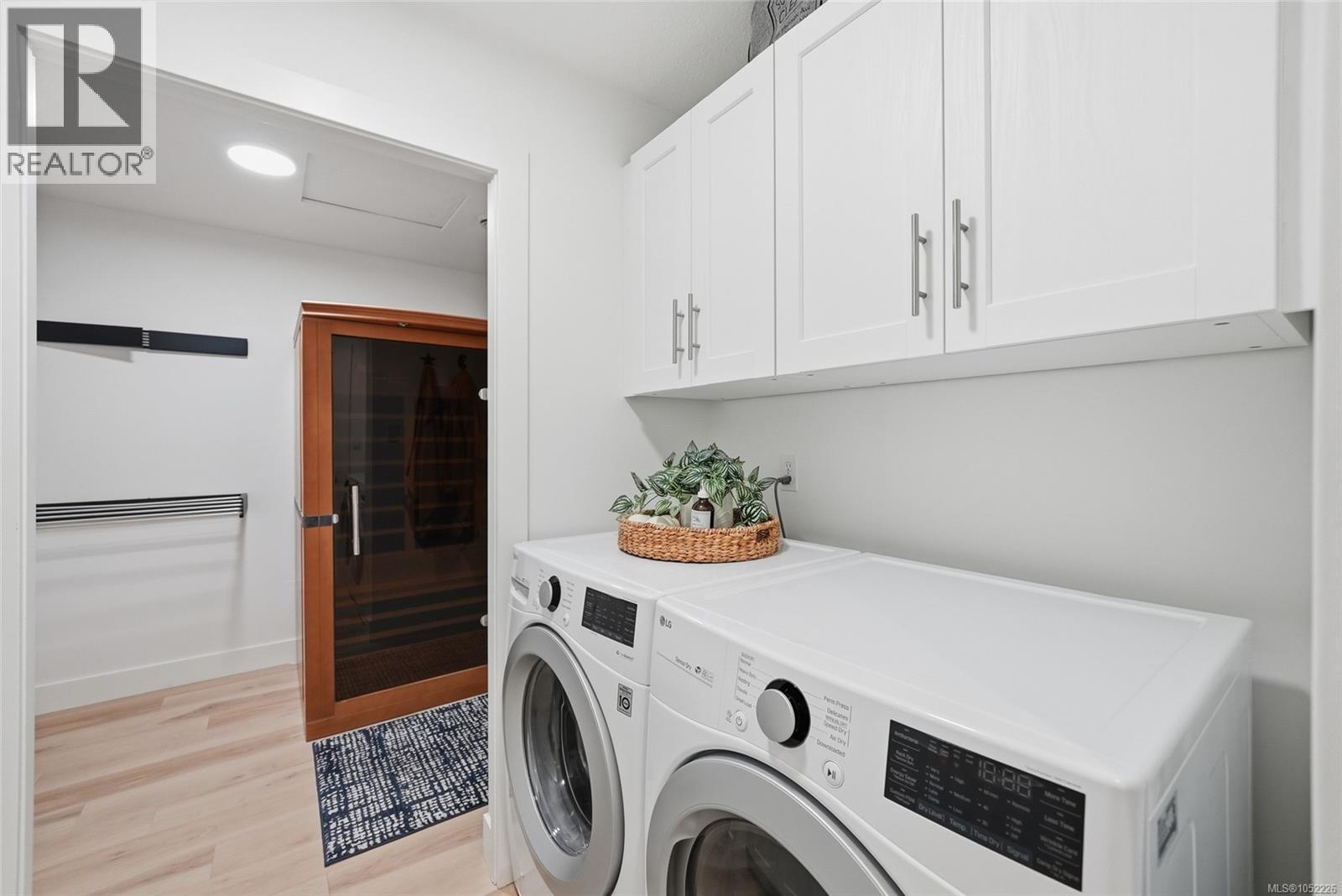 1176 Lee Rd - 50