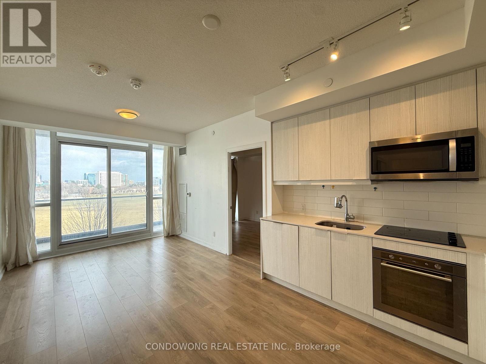 409 - 32 FOREST MANOR ROAD, Toronto (Henry Farm)