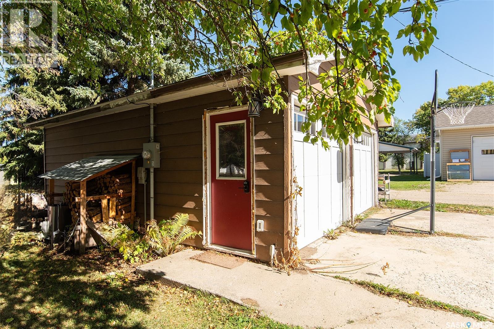 308 2nd STREET E - 27