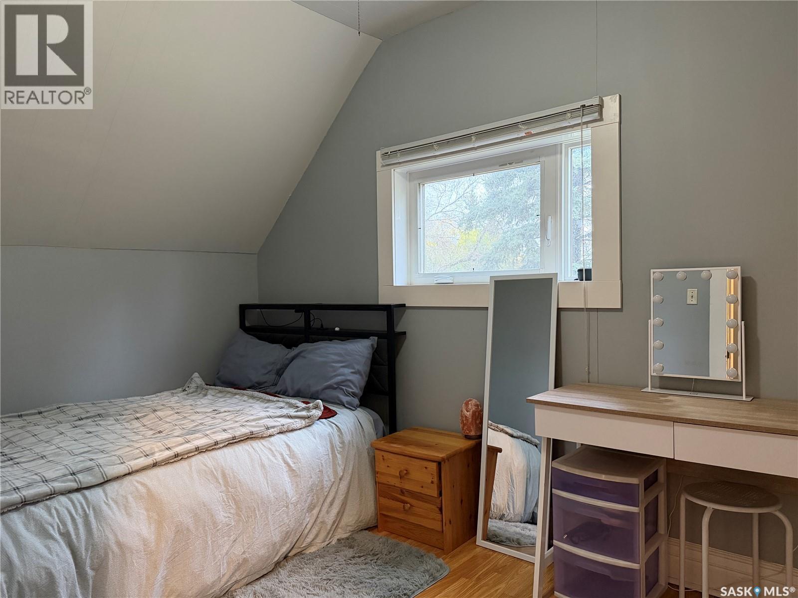 308 2nd STREET E - 21