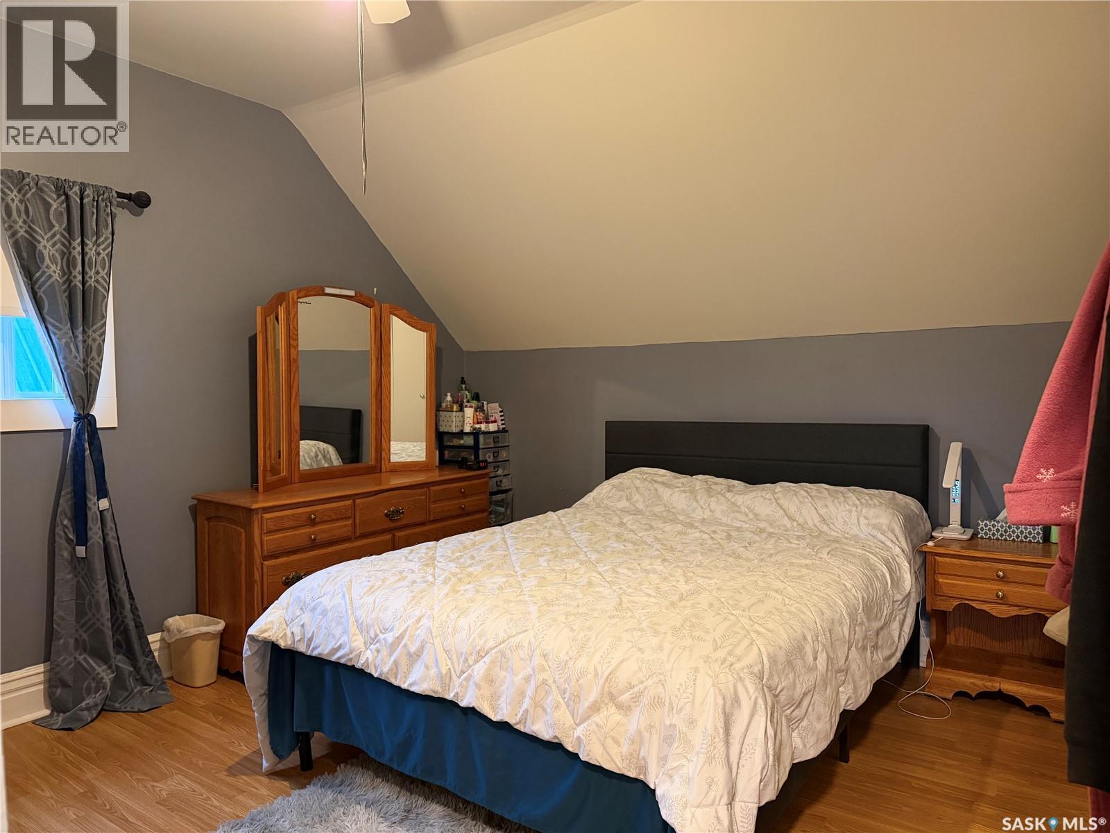 308 2nd STREET E - 22