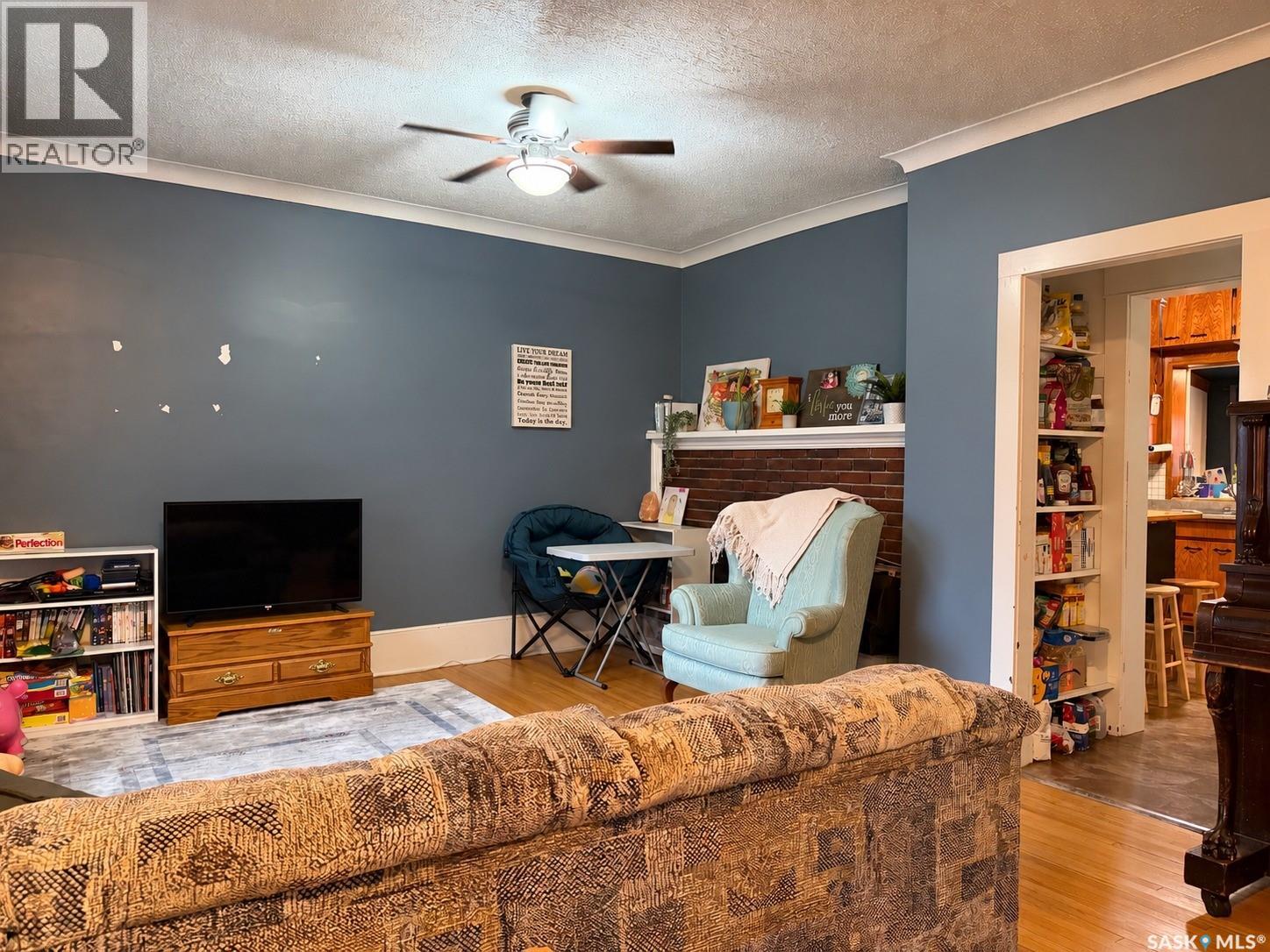 308 2nd STREET E - 14
