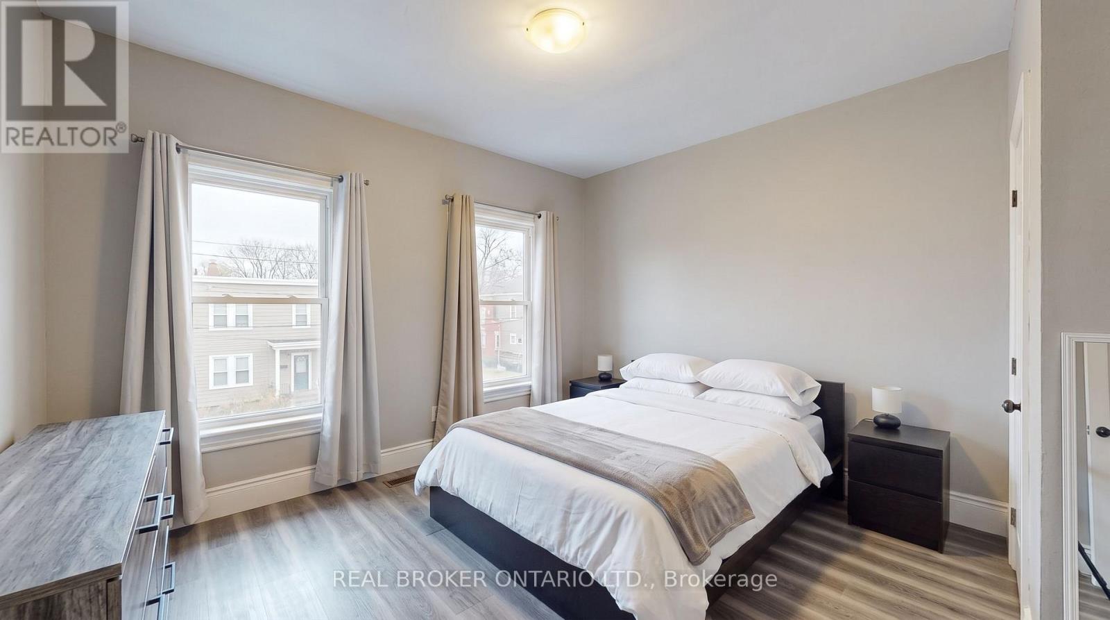 208 Mary Street, Hamilton, ON photo 11