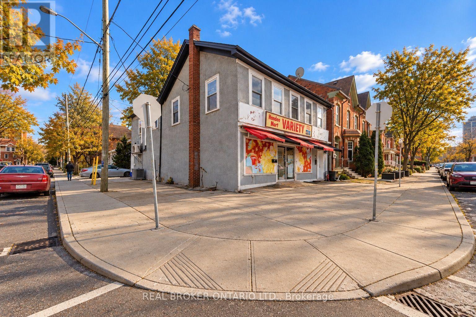 208 Mary Street, Hamilton, ON photo 3