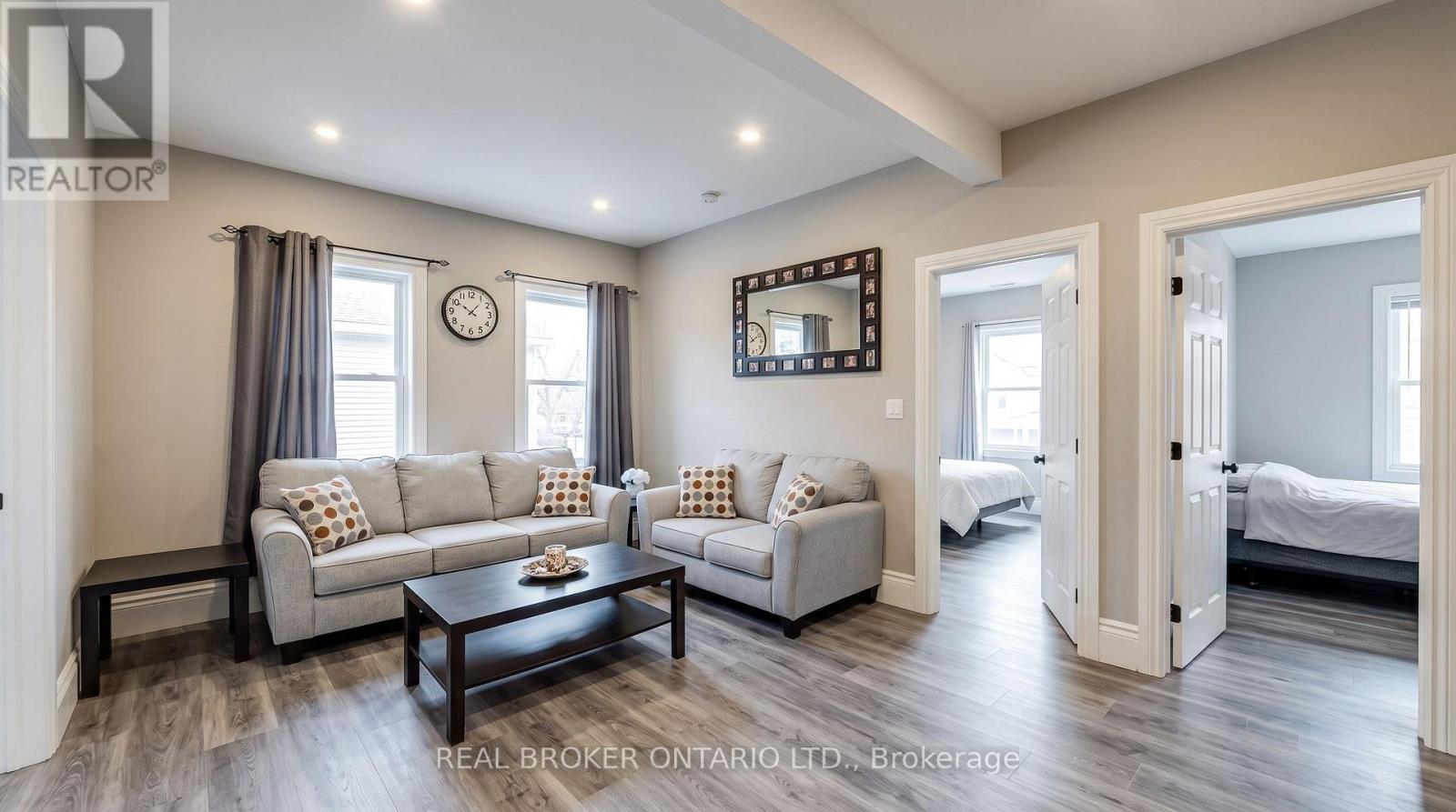208 Mary Street, Hamilton, ON photo 8