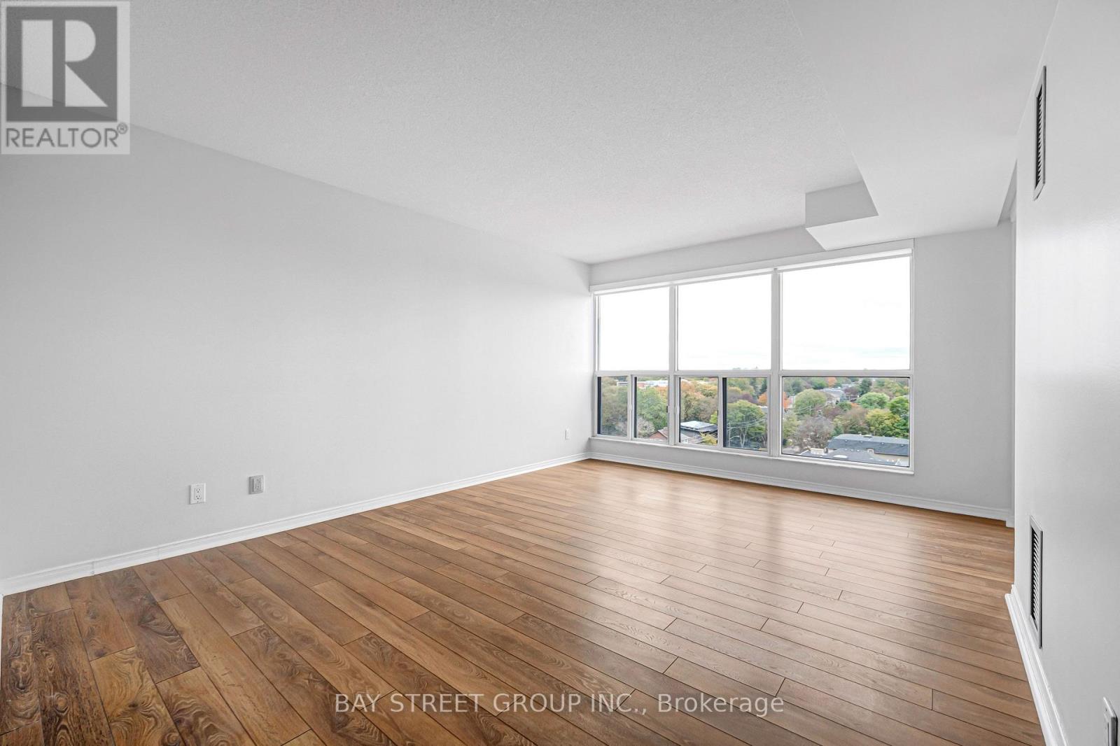 906- 28 Hollywood Avenue, Toronto, ON photo 14