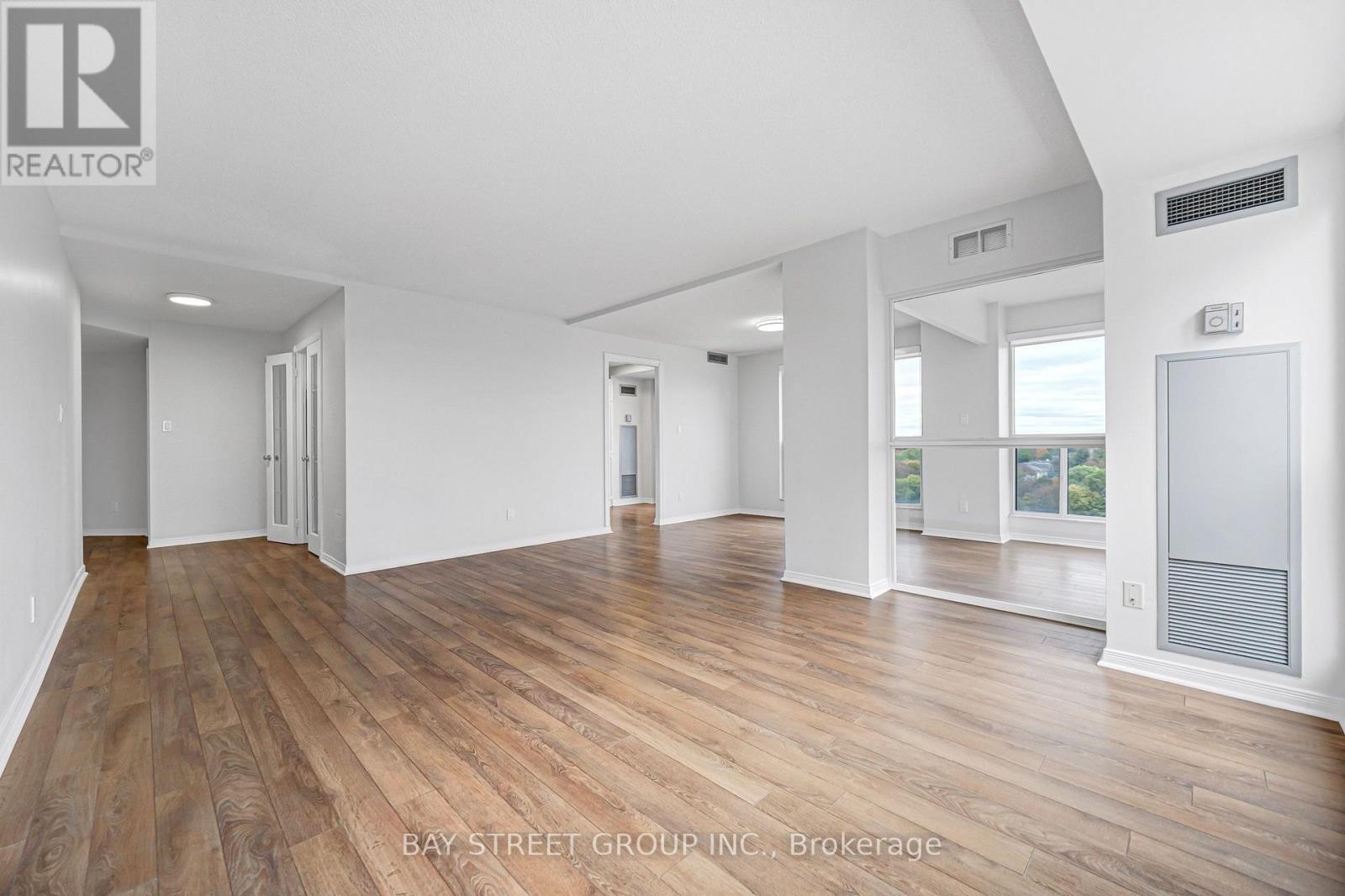 906- 28 Hollywood Avenue, Toronto, ON photo 21