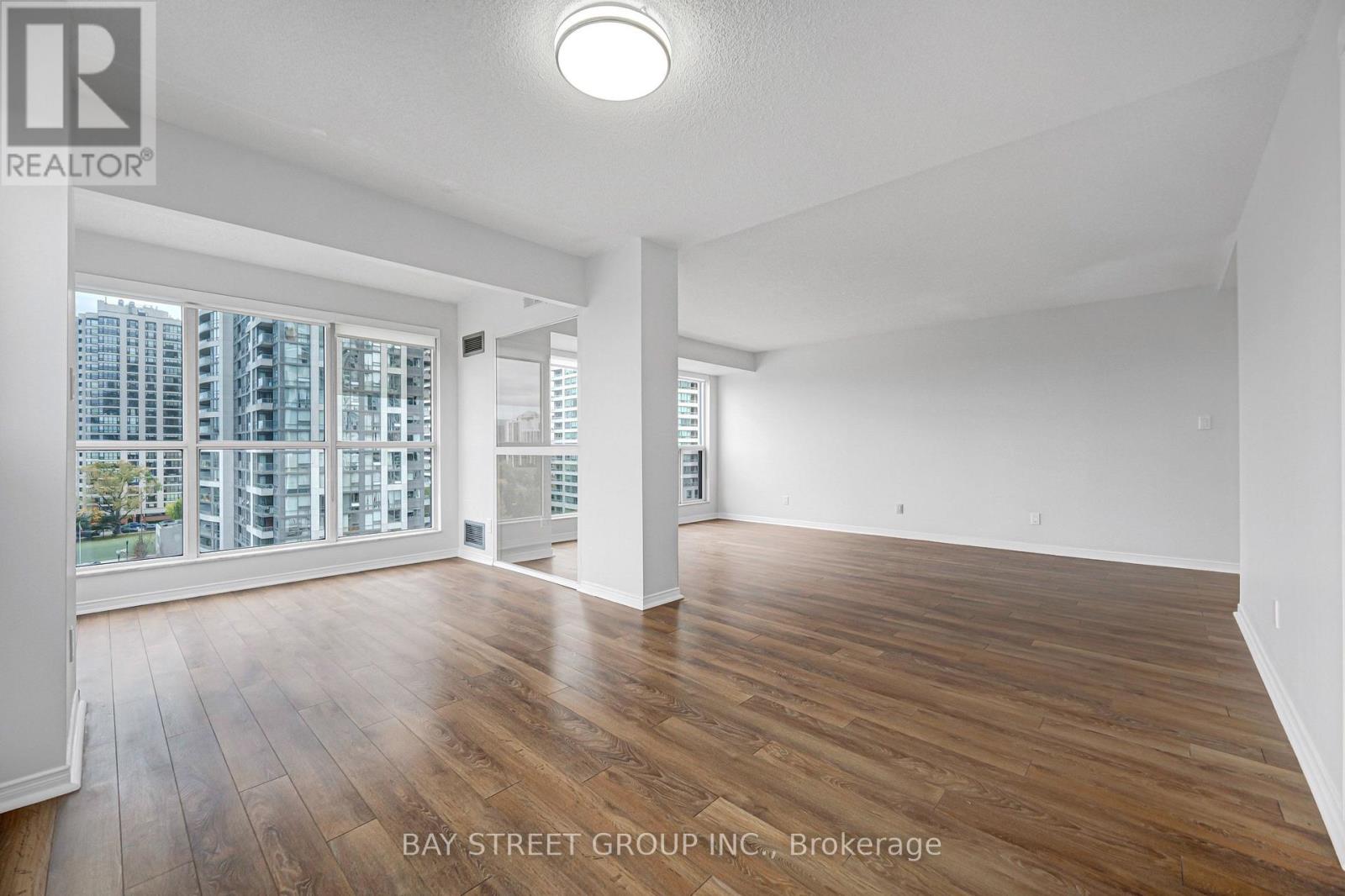 906- 28 Hollywood Avenue, Toronto, ON photo 23