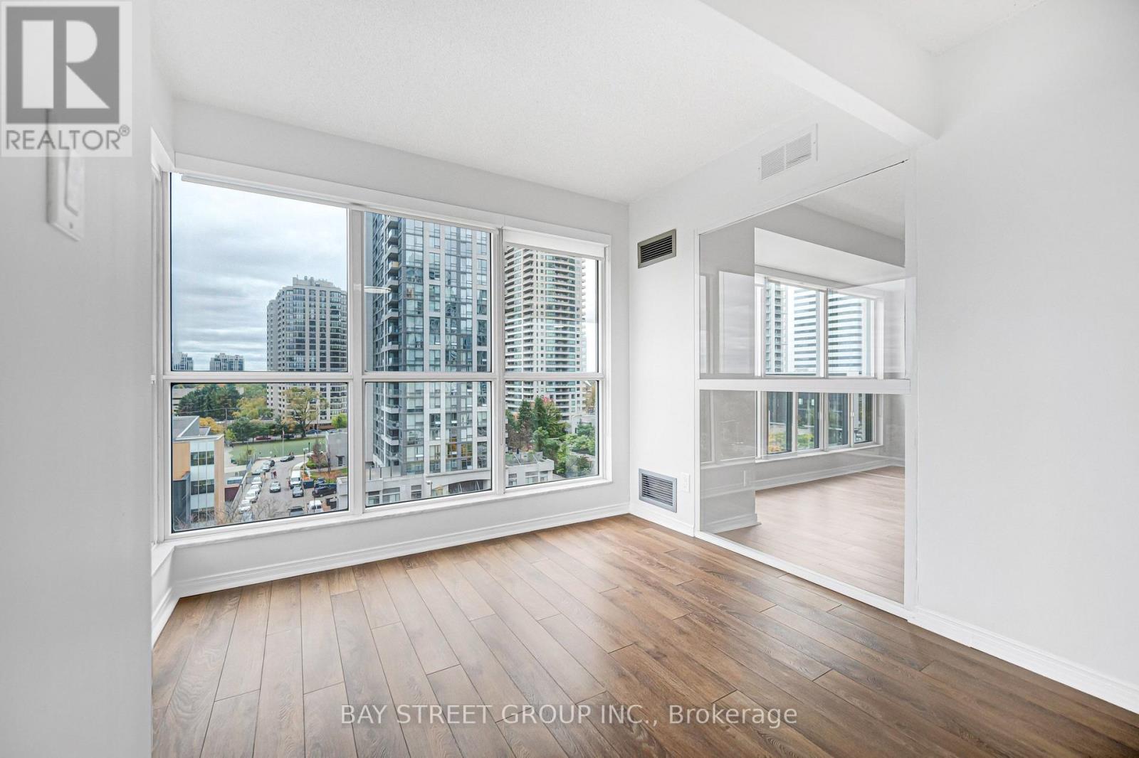 906- 28 Hollywood Avenue, Toronto, ON photo 26
