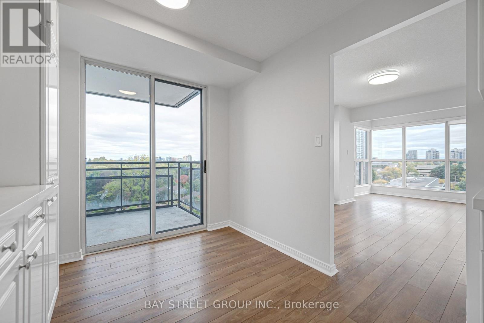 906- 28 Hollywood Avenue, Toronto, ON photo 34