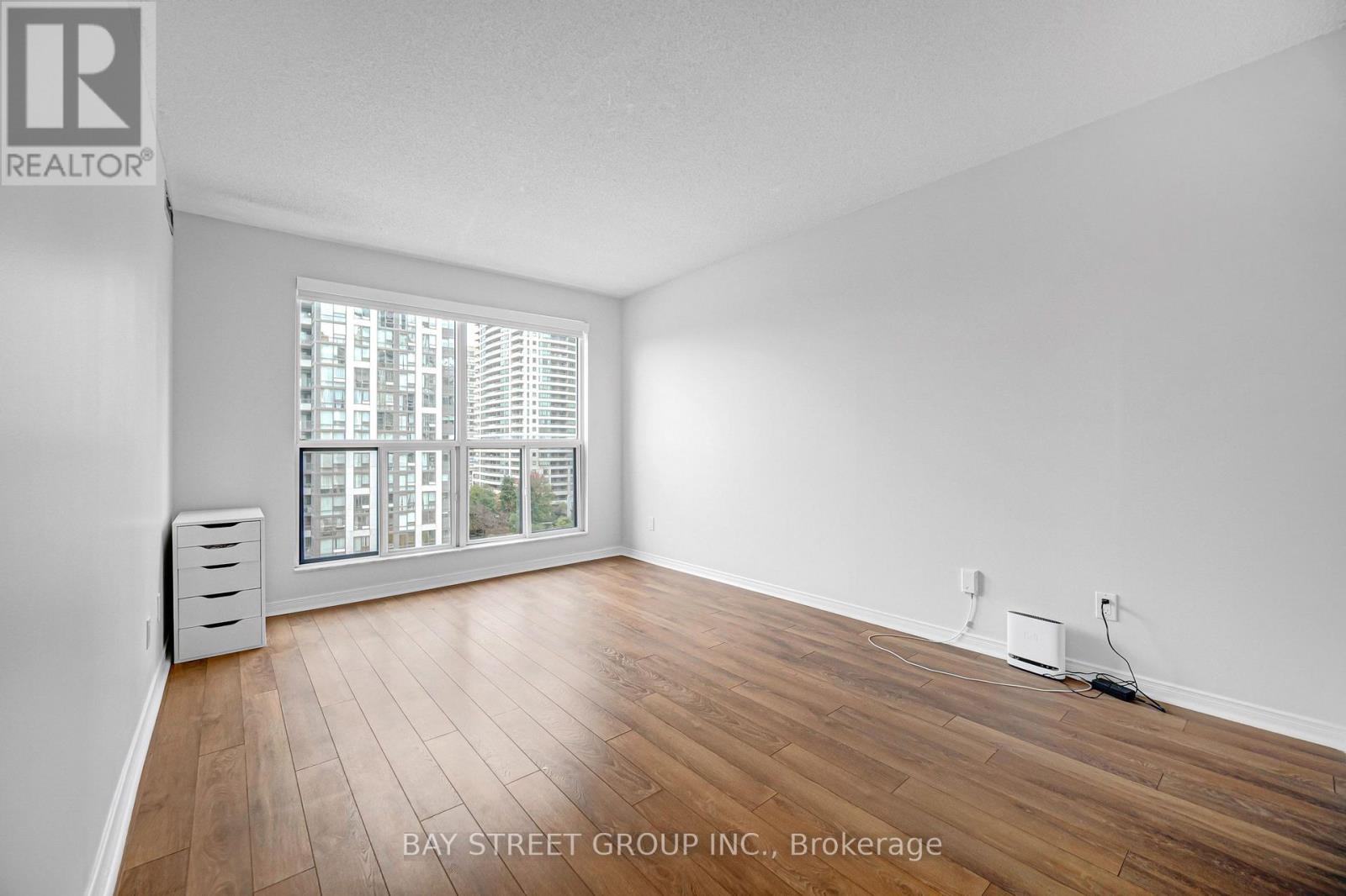 906- 28 Hollywood Avenue, Toronto, ON photo 36