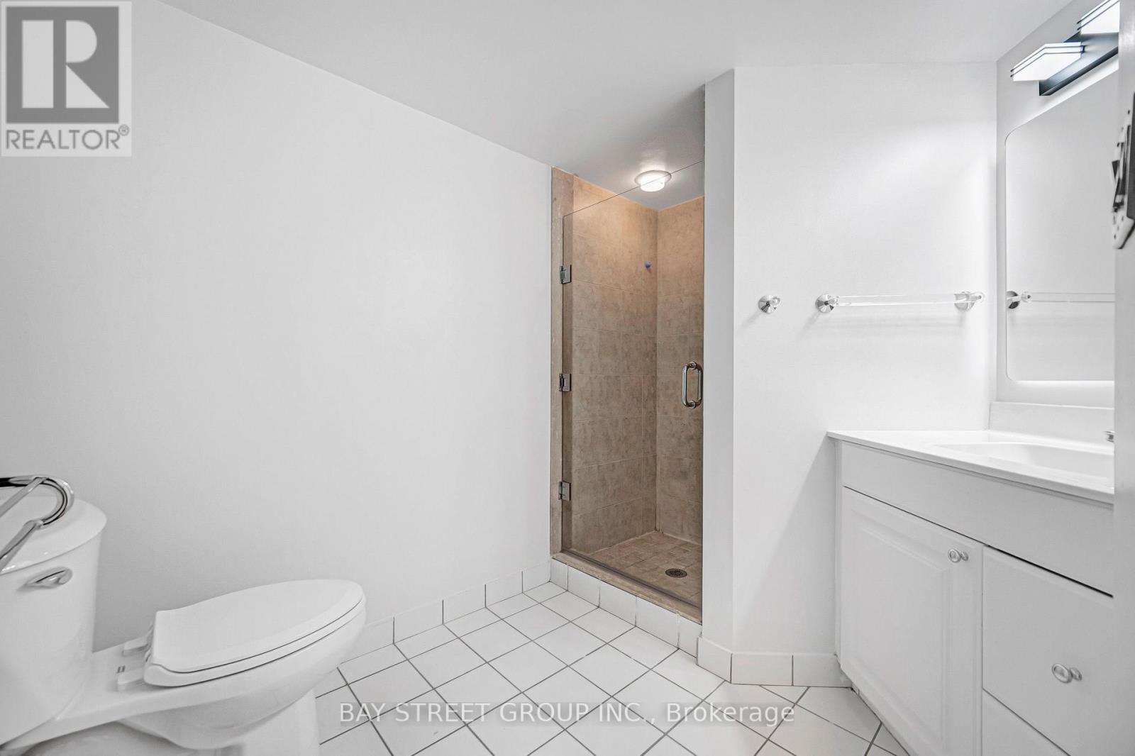 906- 28 Hollywood Avenue, Toronto, ON photo 38