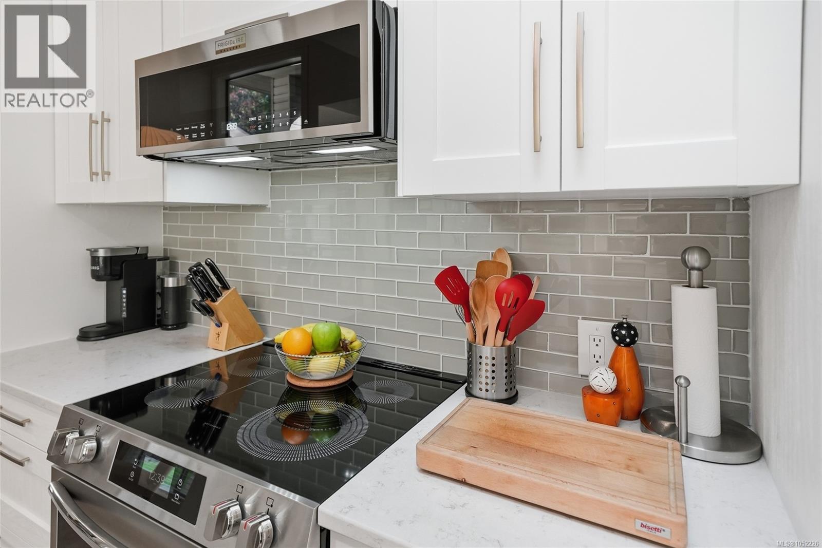 1176 Lee Rd, Parksville - Image 1
