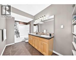 152 Hawkmere Way, Chestermere, AB T1X0C8 Photo 42