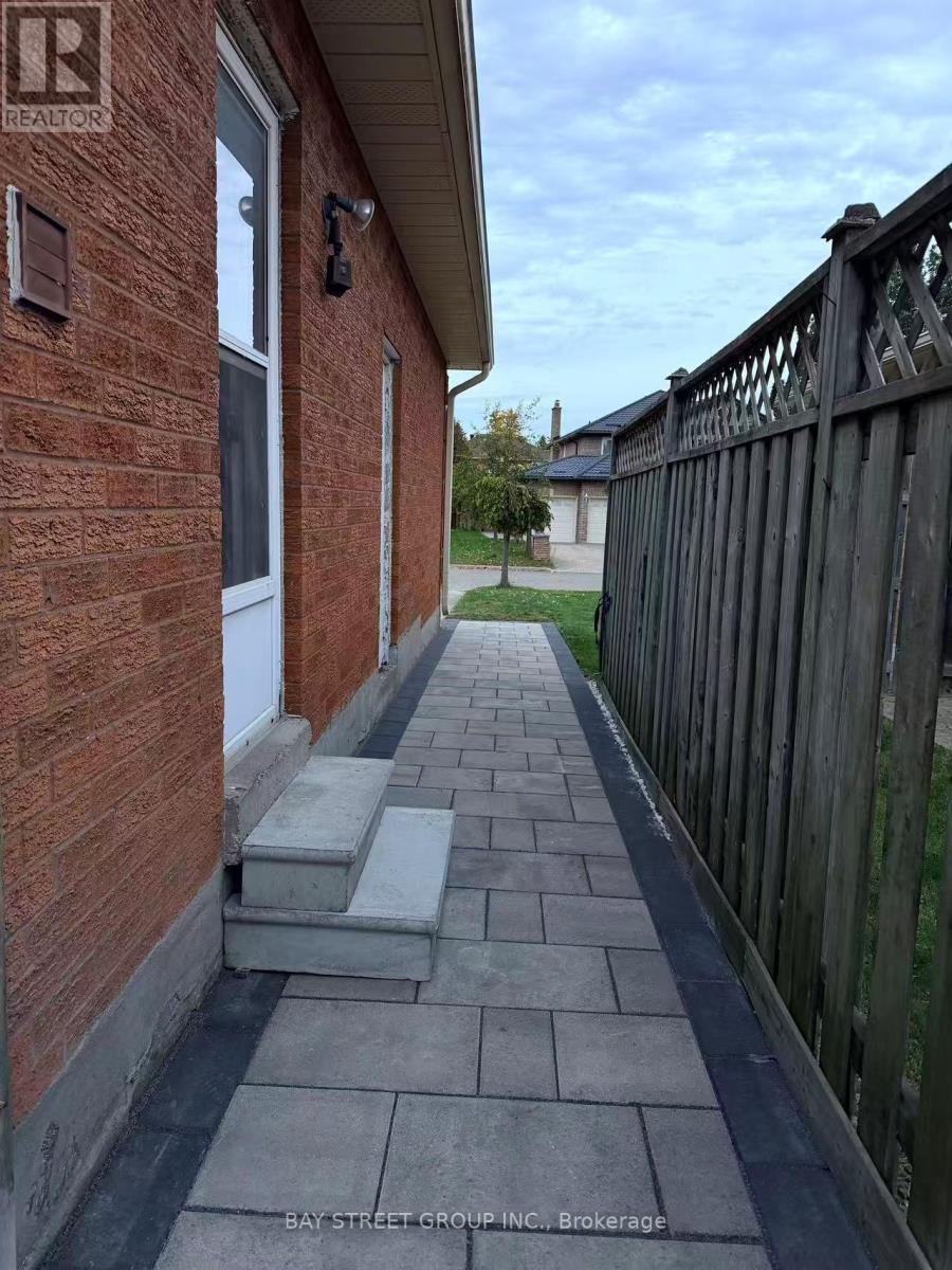 BASEMENT A2 - 50 DOWLING CIRCLE, Markham (Milliken Mills East)