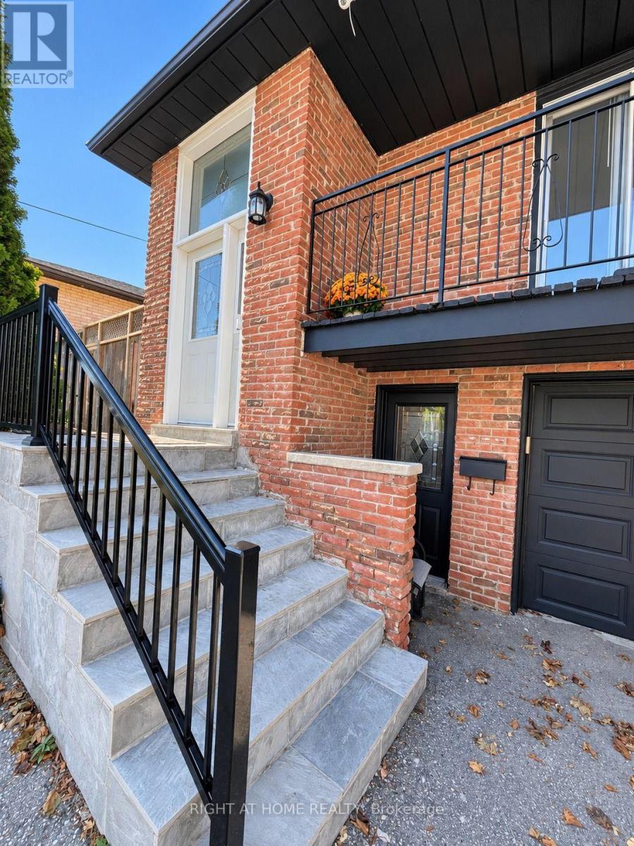 101 HANSON ROAD, Mississauga (Fairview) — photo 2