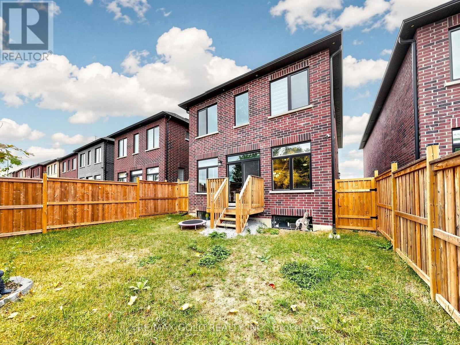 77 Chelliah Court, Toronto, ON photo 45