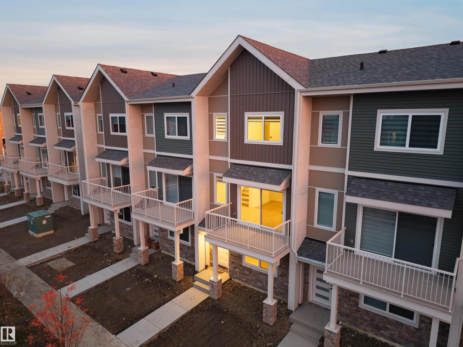 #56 18110 28 Av SW photo 3 — MLS® E4513412