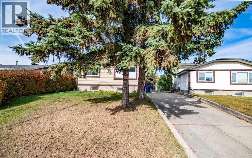 Listing photo – 12 Opal Close, Lacombe