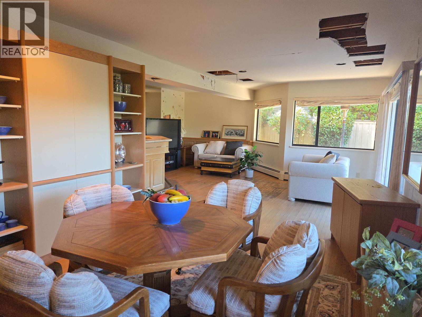 4764 WOODBURN ROAD, West Vancouver - Image 1