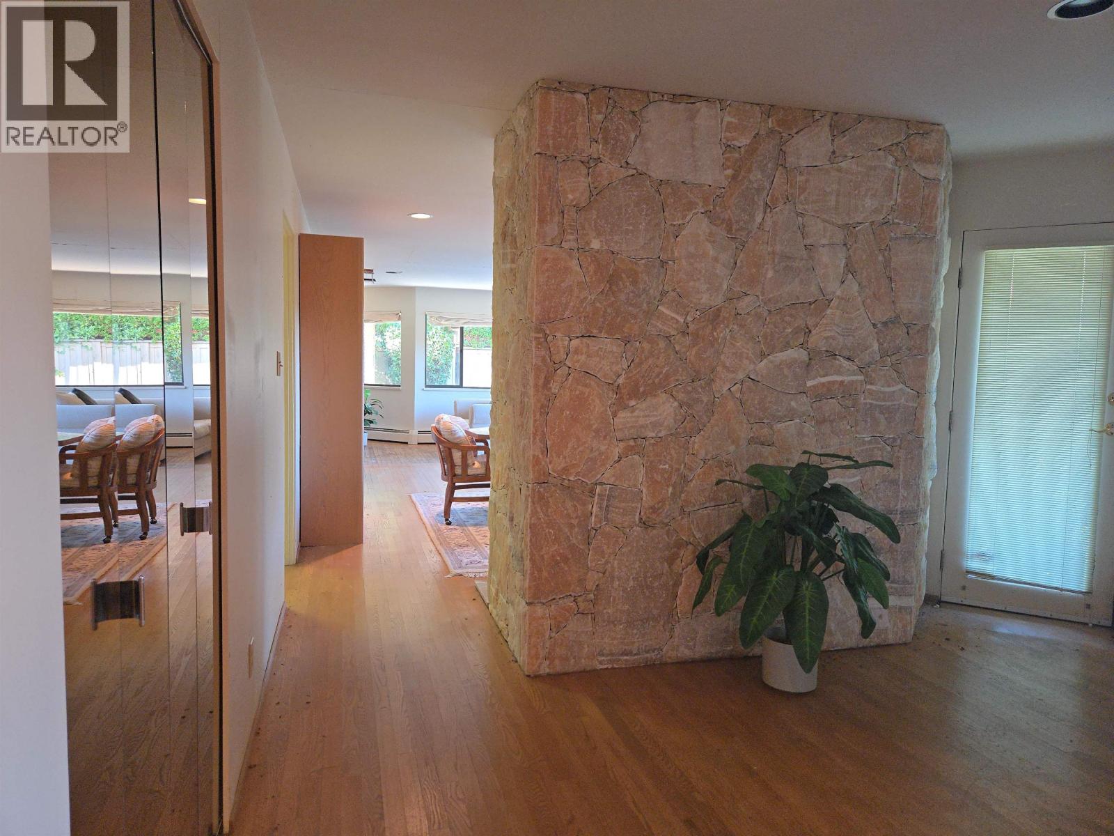 4764 WOODBURN ROAD, West Vancouver - Image 1