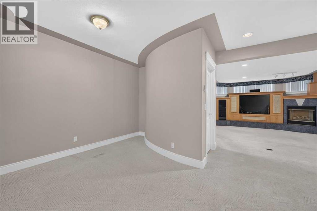 4418 20 Avenue NW - photo 39