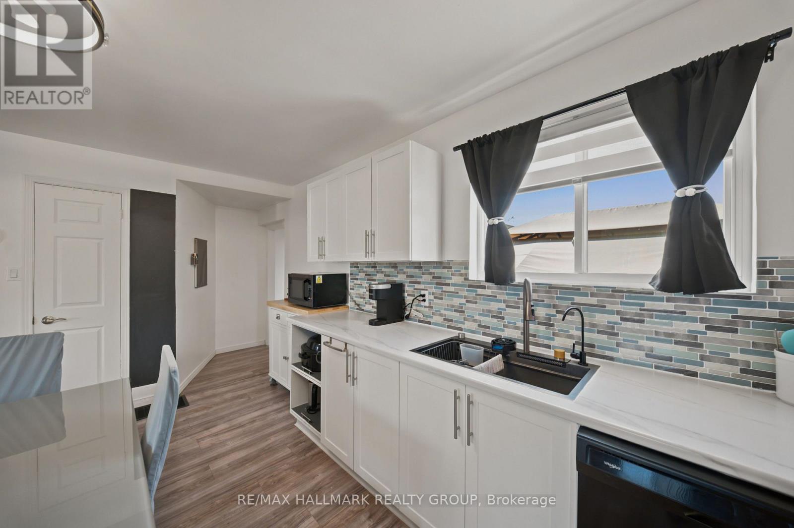 312 DUFFERIN STREET - 10