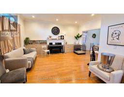 Upper - 257 Cocksfield Avenue, Toronto, ON M3H3T6 Photo 6
