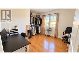 Upper - 257 Cocksfield Avenue, Toronto, ON M3H3T6 Photo 9