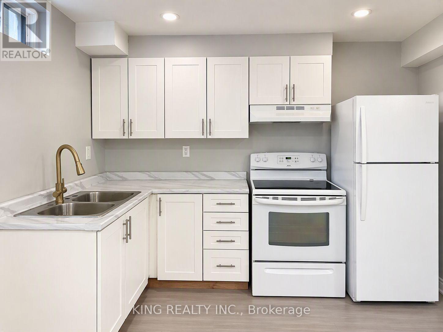 72 BAYLAWN CIRCLE S - 36