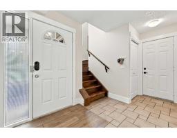 4pc Bathroom - 2323 1 Street Ne, Calgary, AB T2E9E6 Photo 7
