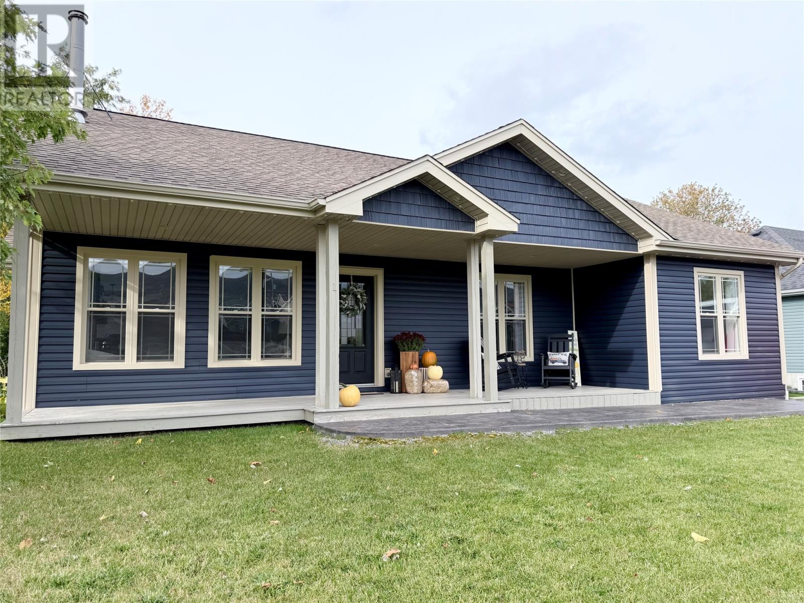 1 Warren Drive - 32
