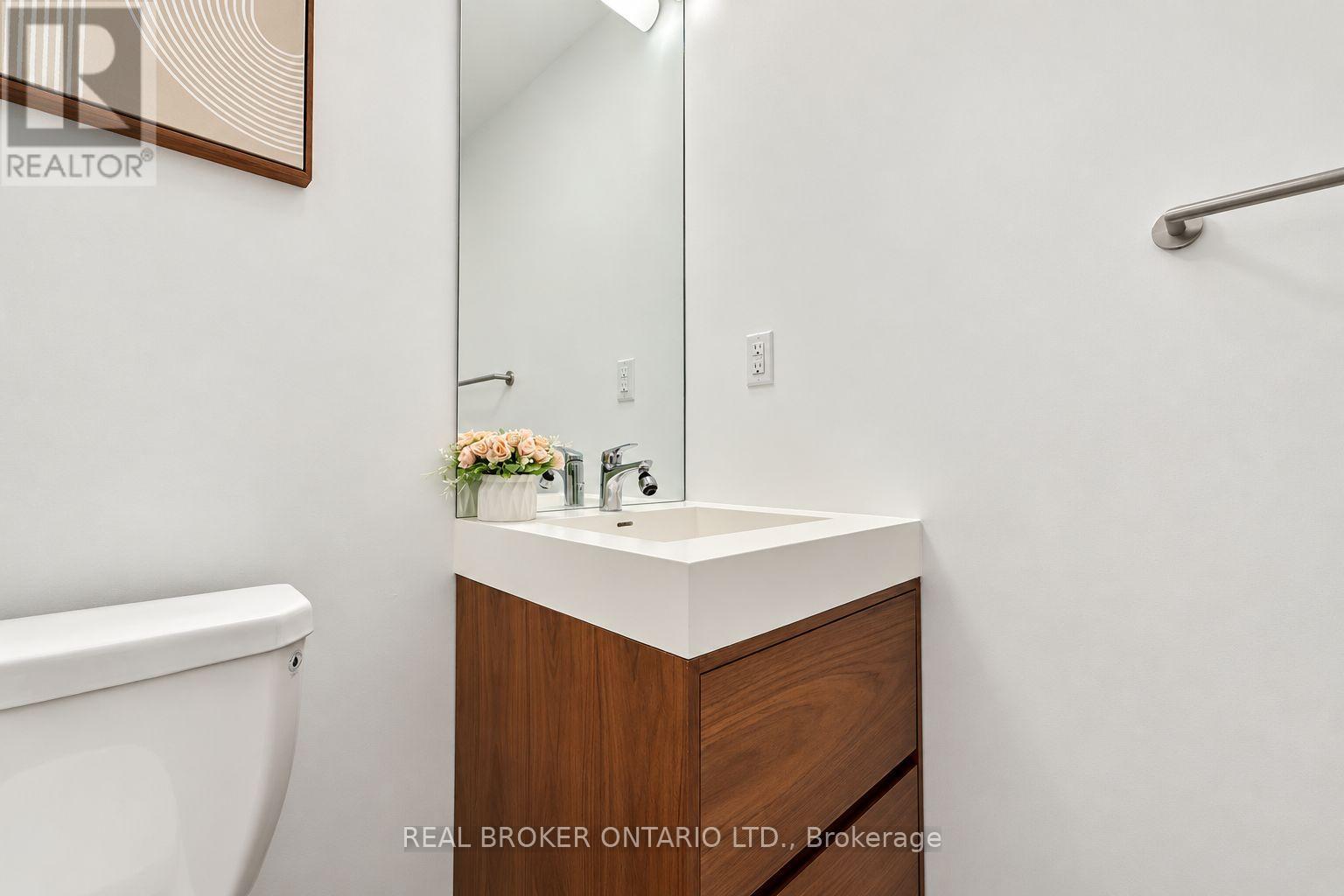 #301 1709 BUR OAK AVENUE - 19