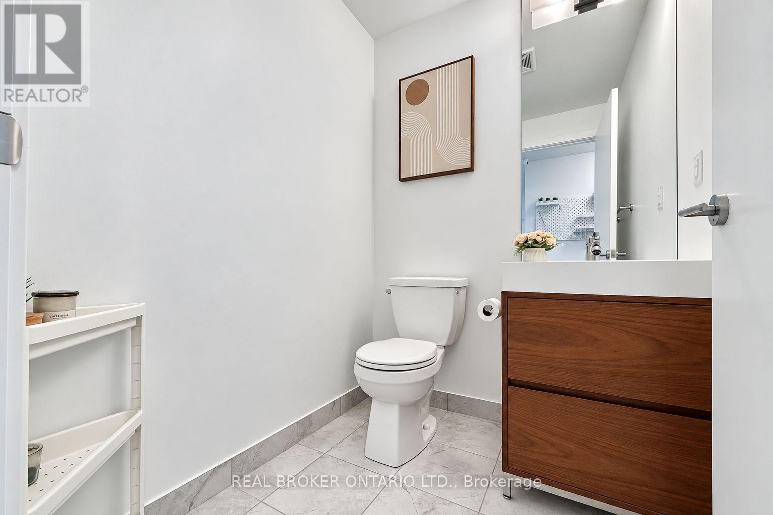 #301 1709 BUR OAK AVENUE - 18