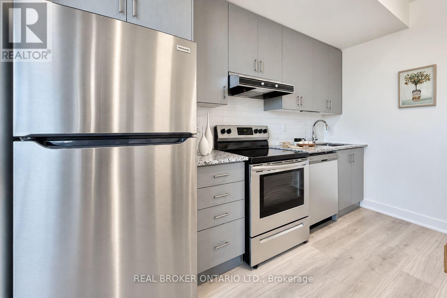 #301 1709 BUR OAK AVENUE - 9