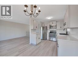 Family room - 65 Roberts Crescent, Red Deer, AB T4P3K7 Photo 10