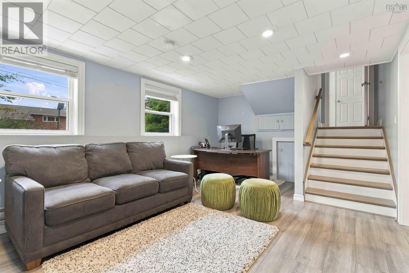 22 Cedar Crescent - 27