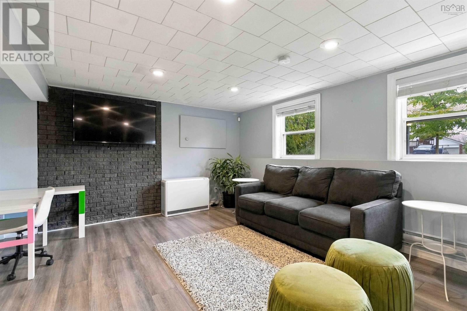 22 Cedar Crescent - 29