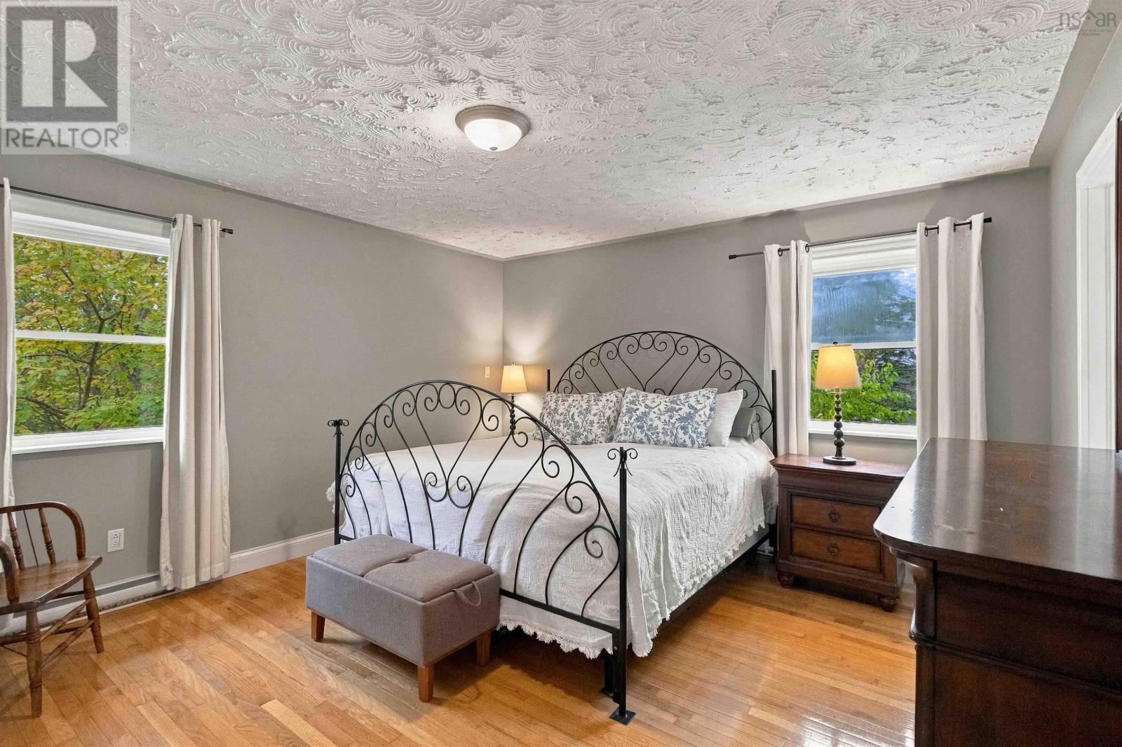 22 Cedar Crescent - 21