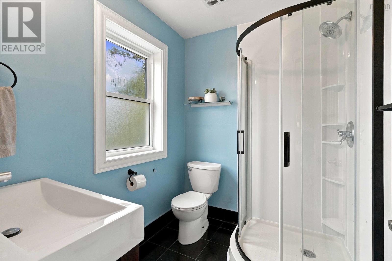 22 Cedar Crescent - 23