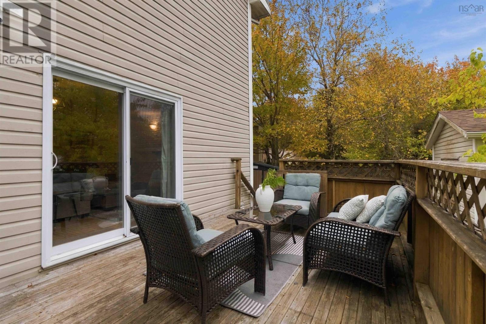 22 Cedar Crescent - 34