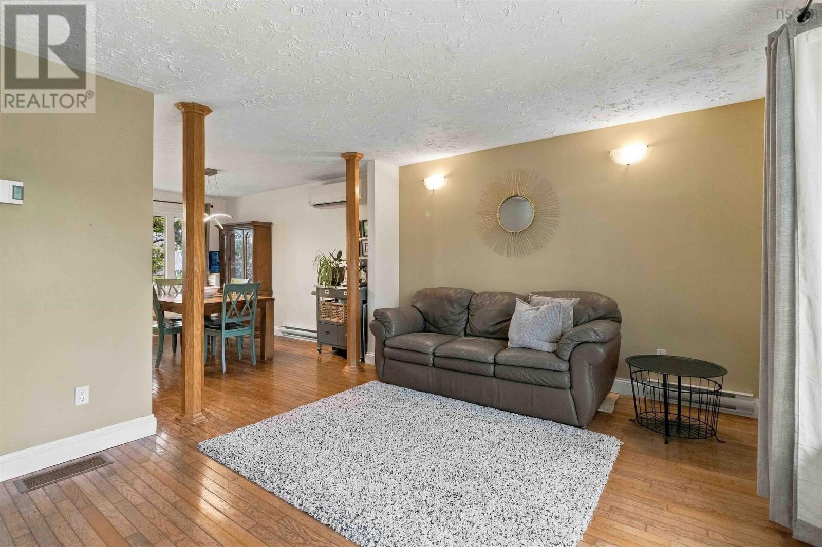 22 Cedar Crescent - 18