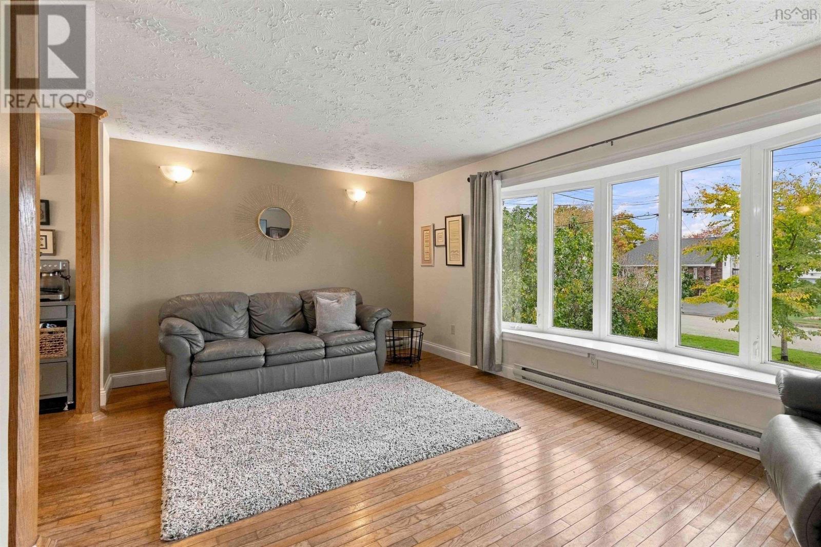 22 Cedar Crescent - 16