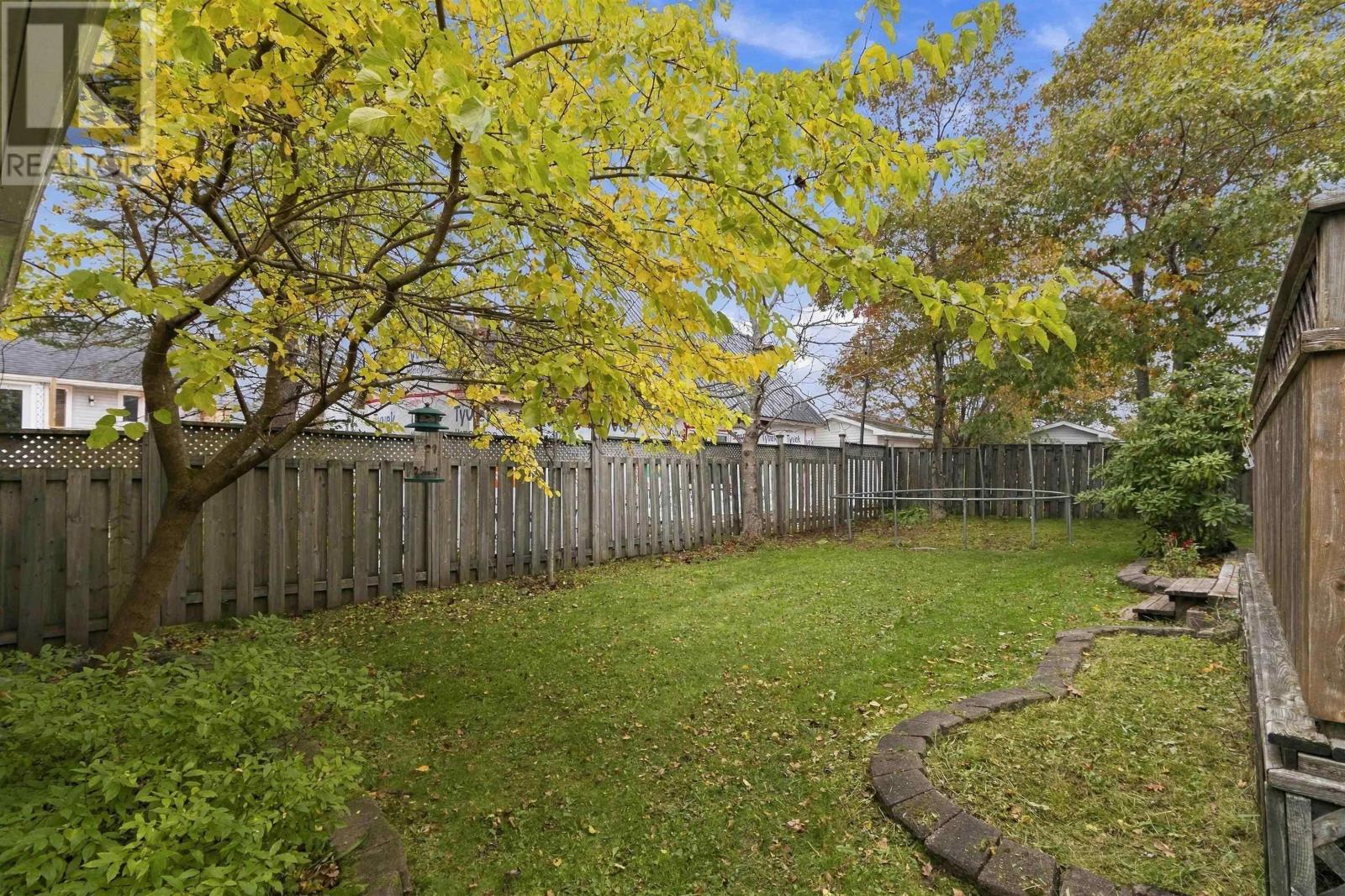 22 Cedar Crescent - 41