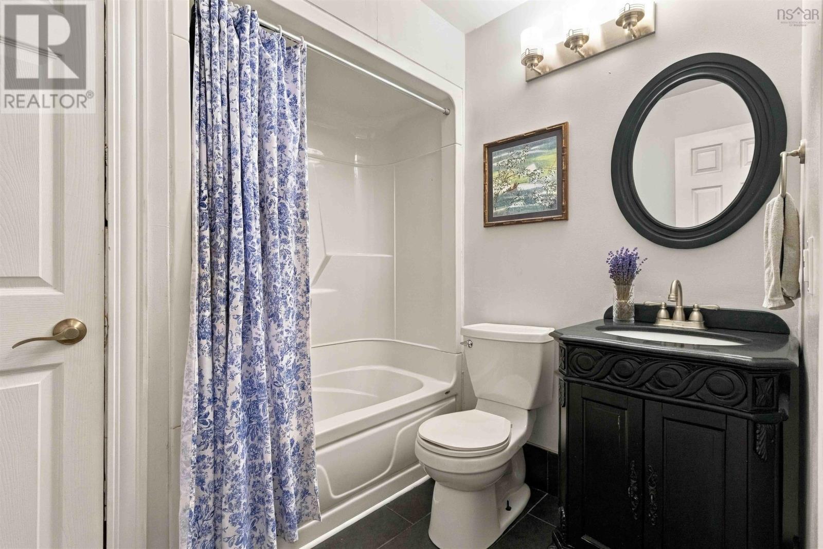 22 Cedar Crescent - 20
